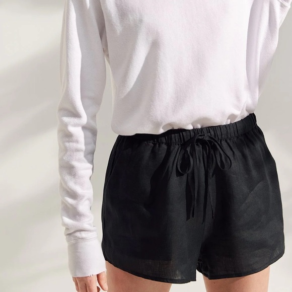 Unsubscribed Black Linen Hot Short Size 8 - Picture 3 of 11